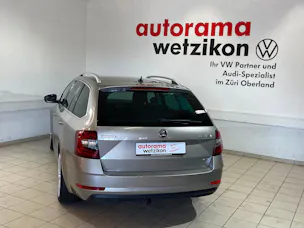 SKODA Octavia Combi 2.0 TDI Style 4x4 DSG