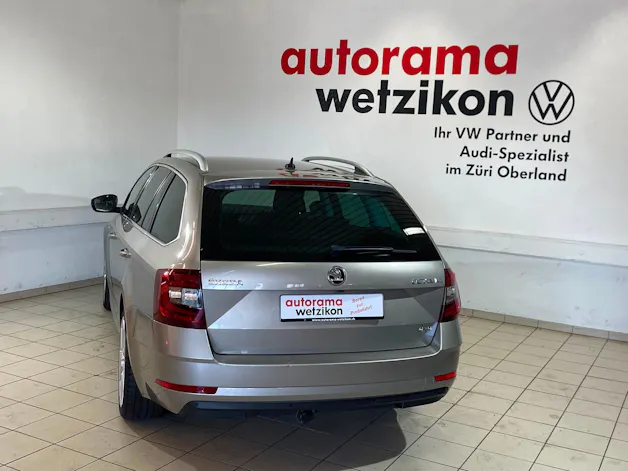 SKODA Octavia Combi 2.0 TDI Style 4x4 DSG