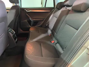 SKODA Octavia Combi 2.0 TDI Style 4x4 DSG