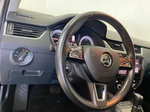 SKODA Octavia Combi 2.0 TDI Style 4x4 DSG