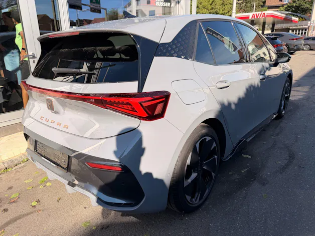 Cupra Born 204 PS EDITION DYNAMIC *** 360 GRAD KAMERA & 5 JAHRE CUPRA HERSTELLERGARANTIE ***