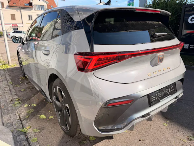 Cupra Born 204 PS EDITION DYNAMIC *** 360 GRAD KAMERA & 5 JAHRE CUPRA HERSTELLERGARANTIE ***