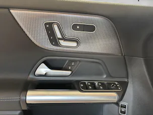 Mercedes-Benz EQA 300 4Matic Swiss Star AMG Line