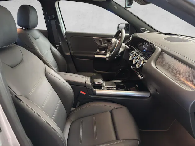 Mercedes-Benz EQA 300 4Matic Swiss Star AMG Line