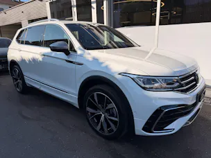 VW Tiguan Allspace R-LINE 4MOTION *** PANORAMAGLASDACH & 360 GRAD KAMERA ***