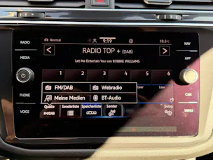 VW Tiguan Allspace R-LINE 4MOTION *** PANORAMAGLASDACH & 360 GRAD KAMERA ***