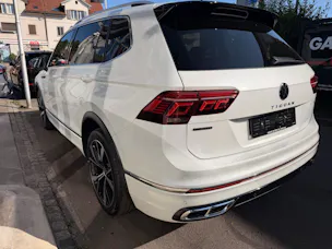 VW Tiguan Allspace R-LINE 4MOTION *** PANORAMAGLASDACH & 360 GRAD KAMERA ***