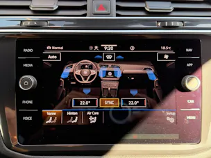 VW Tiguan Allspace R-LINE 4MOTION *** PANORAMAGLASDACH & 360 GRAD KAMERA ***