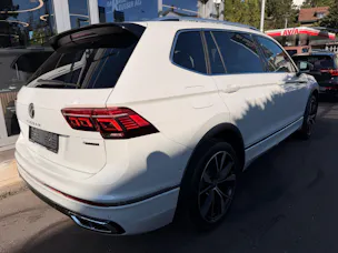 VW Tiguan Allspace R-LINE 4MOTION *** PANORAMAGLASDACH & 360 GRAD KAMERA ***