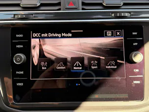 VW Tiguan Allspace R-LINE 4MOTION *** PANORAMAGLASDACH & 360 GRAD KAMERA ***