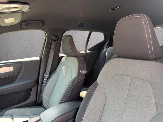 Volvo XC40 B4 Benzin Mild Hybrid Plus Dark DCT