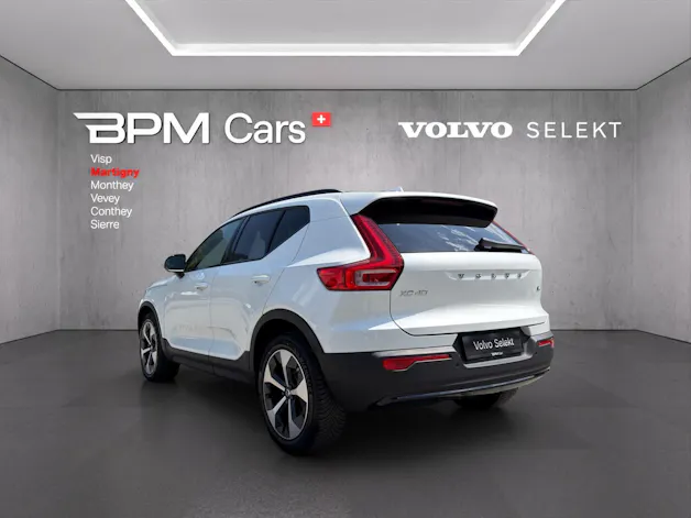 Volvo XC40 B4 Benzin Mild Hybrid Plus Dark DCT