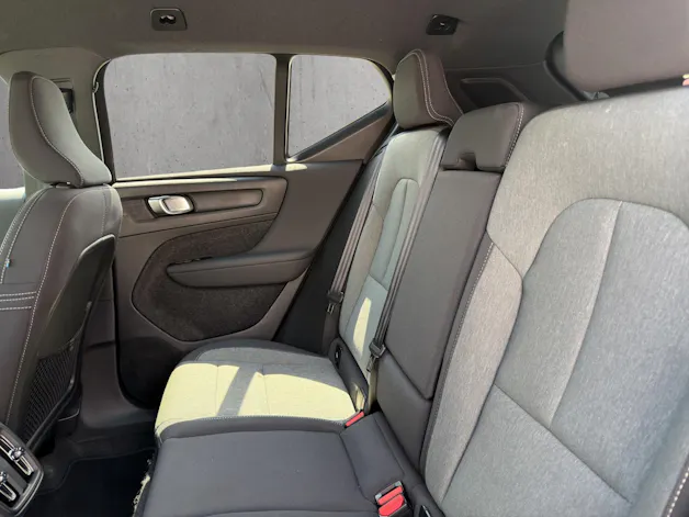 Volvo XC40 B4 Benzin Mild Hybrid Plus Dark DCT
