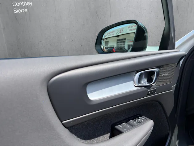 Volvo XC40 B4 Benzin Mild Hybrid Plus Dark DCT