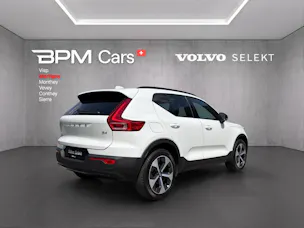 Volvo XC40 B4 Benzin Mild Hybrid Plus Dark DCT