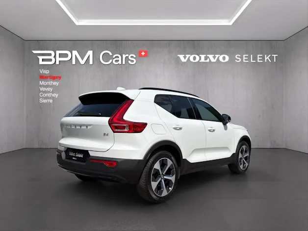 Volvo XC40 B4 Benzin Mild Hybrid Plus Dark DCT