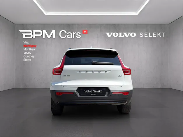 Volvo XC40 B4 Benzin Mild Hybrid Plus Dark DCT