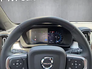 Volvo XC40 B4 Benzin Mild Hybrid Plus Dark DCT