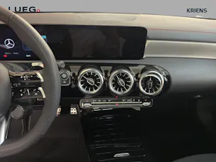 Mercedes-Benz CLA 35 4M - AMG / 360 Grad Kamera / Standheizung / Panorama-Dach
