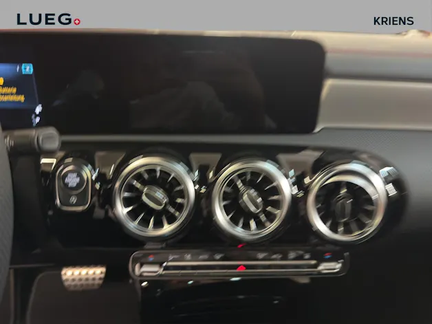 Mercedes-Benz CLA 35 4M - AMG / 360 Grad Kamera / Standheizung / Panorama-Dach