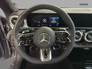 Mercedes-Benz CLA 35 4M - AMG / 360 Grad Kamera / Standheizung / Panorama-Dach