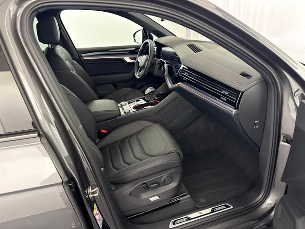 VW Touareg 3.0 TDI R-Line ''inkl. AHK & Standheizung''