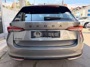 Škoda Octavia Combi 2.0 TDI 150 PS Sportline *** 5 JAHRE SKODA WERKSGARANTIE ***