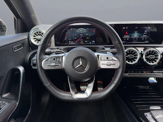 Mercedes-Benz A 200 AMG Line 4m