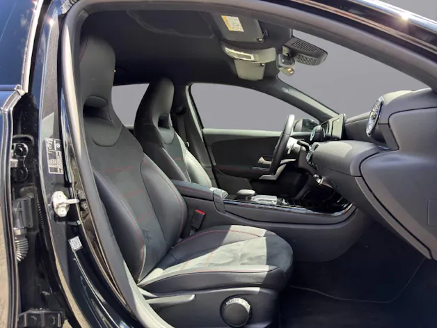 Mercedes-Benz A 200 AMG Line 4m