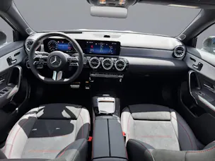 Mercedes-Benz A 220 AMG Line 4m