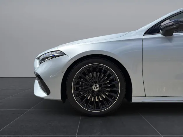 Mercedes-Benz A 220 AMG Line 4m