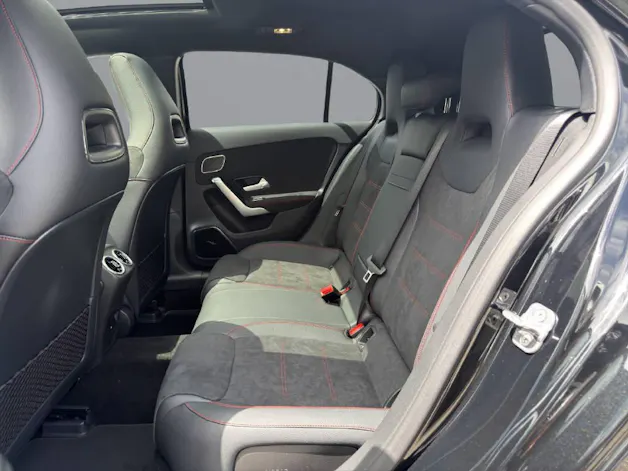 Mercedes-Benz A 250 AMG Line 4m