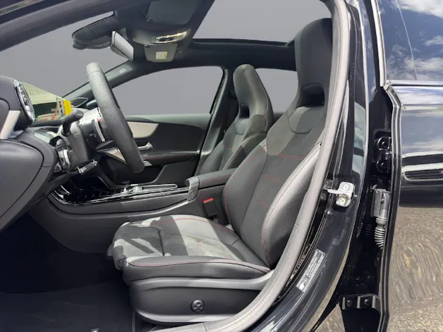 Mercedes-Benz A 250 AMG Line 4m