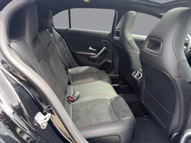 Mercedes-Benz A 250 AMG Line 4m