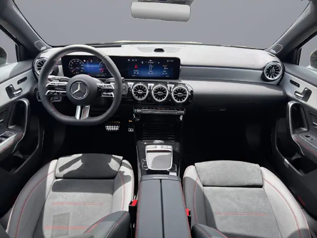 Mercedes-Benz A 250 AMG Line 4m