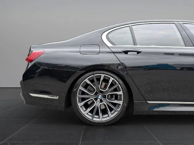 BMW 740d xDrive SAG