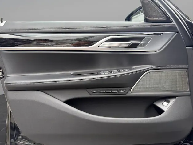 BMW 740d xDrive SAG