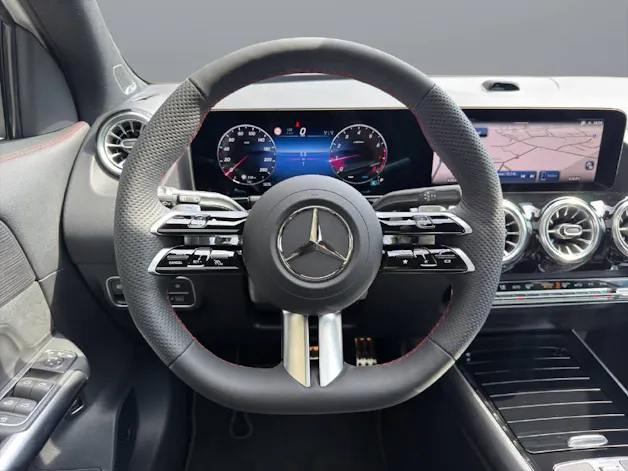 Mercedes-Benz GLA 250 Swiss Star AMG Line 4matic