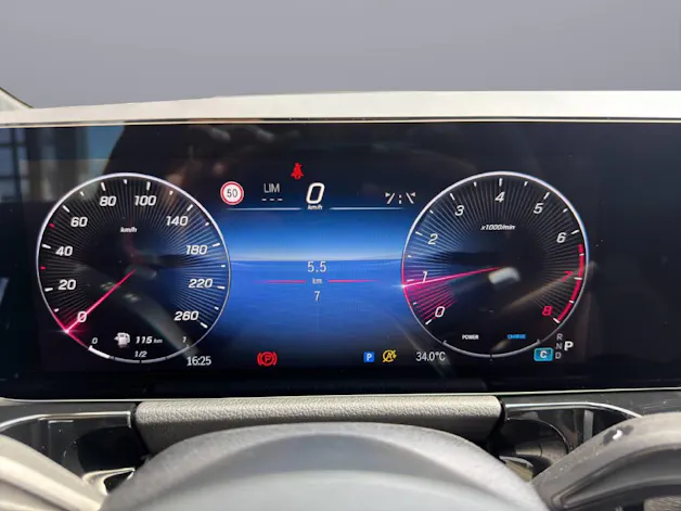 Mercedes-Benz GLA 250 Swiss Star AMG Line 4matic