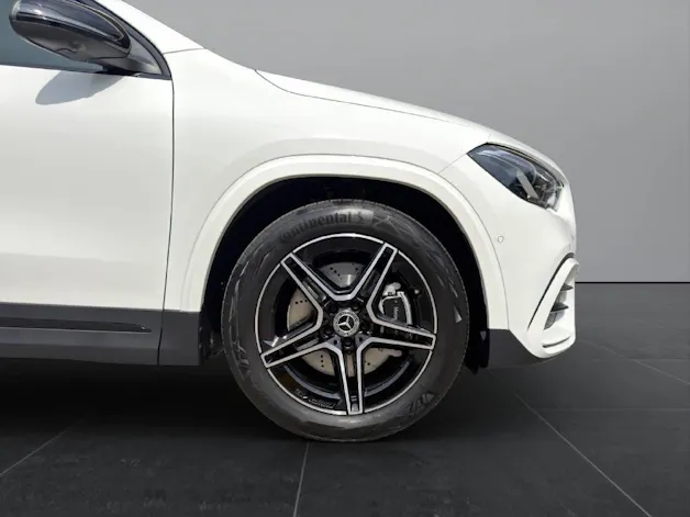 Mercedes-Benz GLA 250 Swiss Star AMG Line 4matic