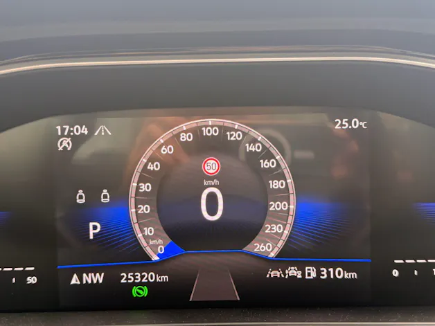 VW T-Roc CABRIOLET 1.5 TSI 150PS R-LINE *** ANHÄNGEKUPPLUNG ***