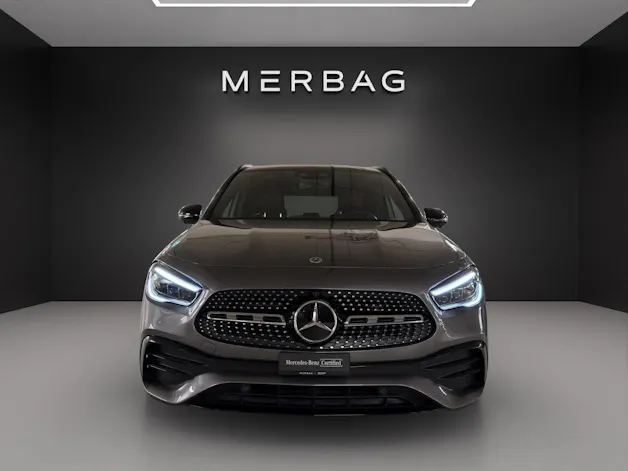 Mercedes-Benz GLA 200 4Matic AMG Line 8G-DCT