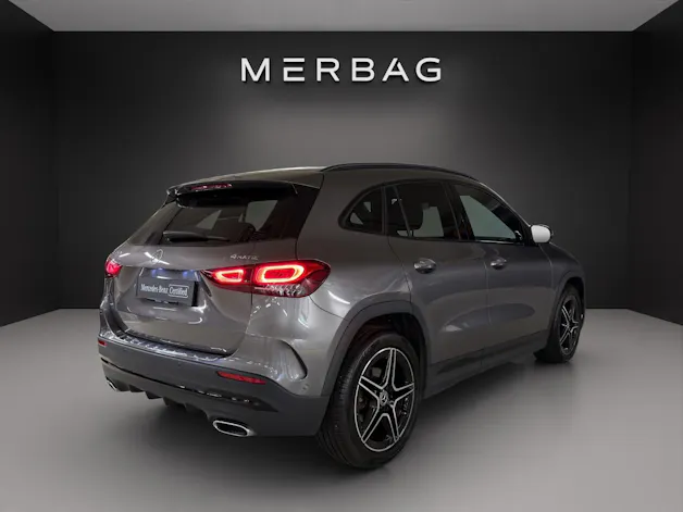 Mercedes-Benz GLA 200 4Matic AMG Line 8G-DCT