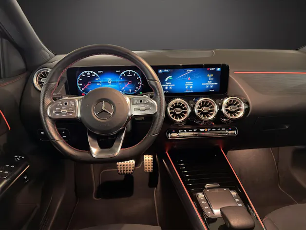 Mercedes-Benz GLA 200 4Matic AMG Line 8G-DCT