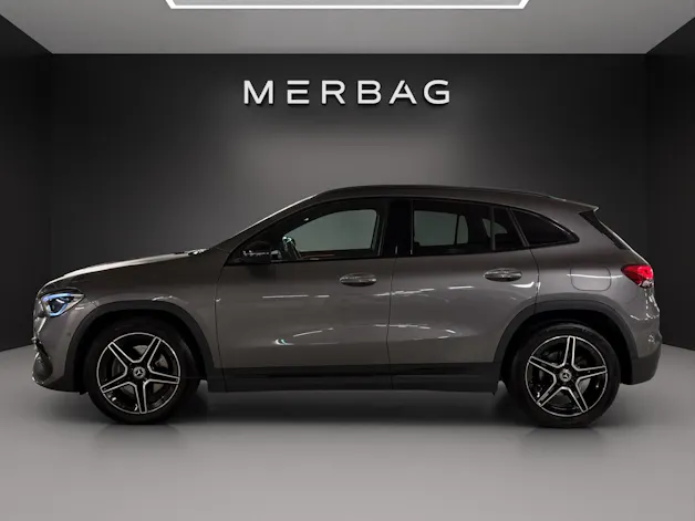 Mercedes-Benz GLA 200 4Matic AMG Line 8G-DCT
