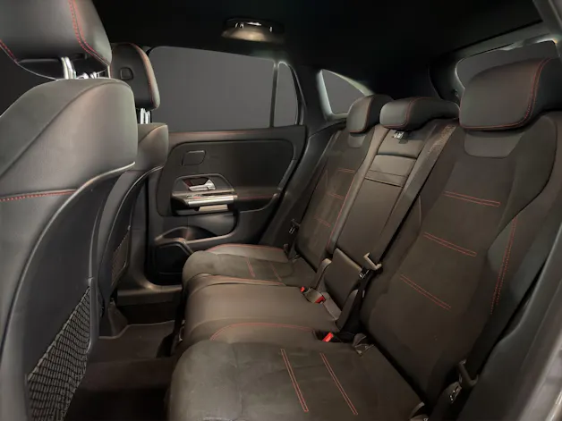 Mercedes-Benz GLA 200 4Matic AMG Line 8G-DCT