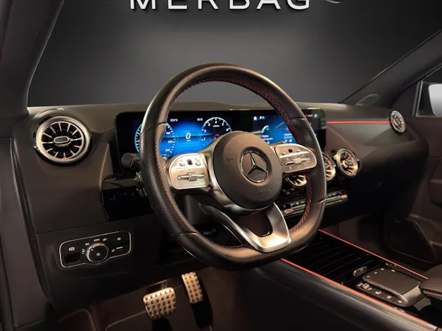 Mercedes-Benz GLA 200 4Matic AMG Line 8G-DCT
