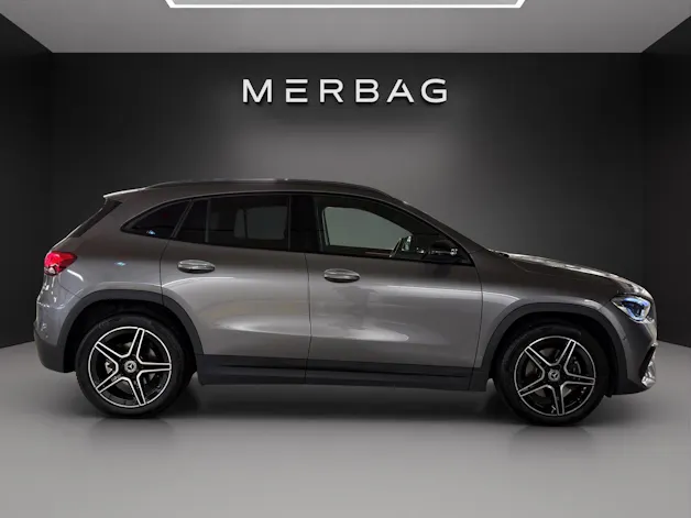 Mercedes-Benz GLA 200 4Matic AMG Line 8G-DCT