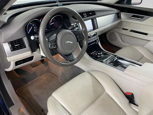 Jaguar XF 20d Prestige Automatic