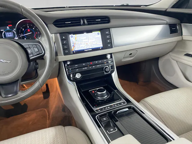 Jaguar XF 20d Prestige Automatic